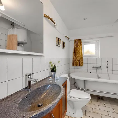 Kurt - 75m From The Sea By Interhome * Harboør