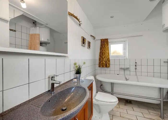 Kurt - 75m From The Sea By Interhome * Harboør